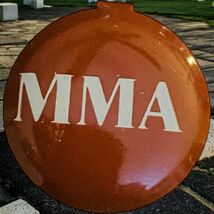 Vtg METROPOLITAN MUSEUM OF ART MMA METAL Museum Admission Tab BUTTON Red... - $11.87