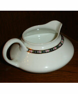 Vintage Cleveland China Creamer with Rose and Daisy pattern - $472.21 MXN