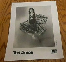 2.TORI AMOS PROMO GLOSSY BLACK AND WHITE PRESS KIT PHOTO ON PILLOW FREE ... - $2.99