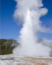 Old Faithful geyser at Yellowstone National Park Wyoming 2005 Photo Print - £6.93 GBP+