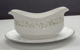 Four Crown China 317 Claridge Pattern Gravy Boat 1 Pc Attached Japan - £8.68 GBP