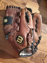 Wildon Pro 1000 A1744P5 11 3/4” RHT Baseball Glove - $74.24