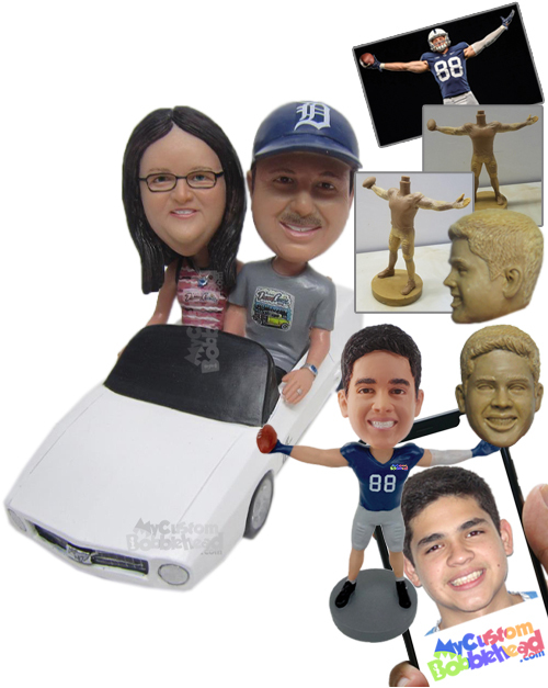Personalized Bobblehead Couple Wearing T-Shirts On A Long Drive In A Car - Motor - £191.04 GBP