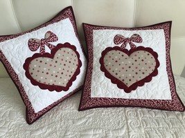 Quilted Mothers day pillowcase, Valentines pillow cover, Red heart and bow quilt - £55.40 GBP