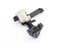06-13 MERCEDES-BENZ W251 R350 FUEL FILLER DOOR RELEASE ACTUATOR E3004 image 6