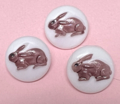 3 Vintage Brown Rabbit Bunny Hare Milk Glass Buttons 1/2 inch - $230.76 MXN