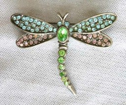 Elegant Pave&#39; Pastel Rhinestone Silver-tone Dragonfly Brooch 1970s vint. 1 7/8&quot; - £9.67 GBP