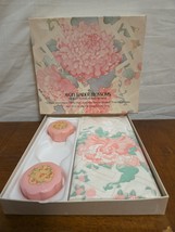 Avon TENDER BLOSSOMS Guest Towels &amp; Soaps Boxed Set NEW Vintage  - $129.54 MXN