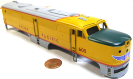 Athearn HO Model RR Diesel Locomotive Shell Only UP 605 No Power    S22 - $11.95