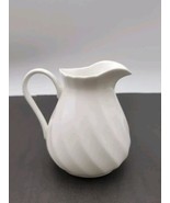 Vtg  Wedgwood Candlelight Creamer  Swirl Pattern Discontinued - £21.81 GBP