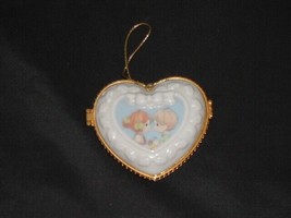  Precious Moments Hinged Ceramic Heart Trinket Box Ornament 2001 - $16.82