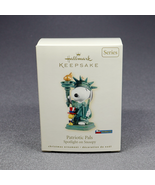 Hallmark 2008 Spotlight on Snoopy #11 Patriotic Pals Ornament Snoopy Woo... - $274.24 MXN