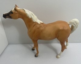 BREYER CLASSIC Arabian Horse No. 672 Light Chestnut Palomino 7” Tall - $12.16