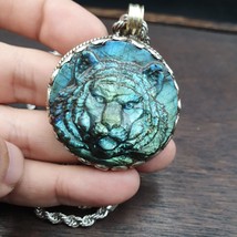 BIG MEN&#39;S VINTAGE Natural Blue Fire Carving Labradorite Lion Face Necklace - £93.04 GBP