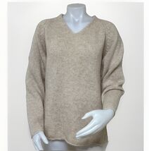 Great NW Hand Knit Sweater Womens Size L Wheat 100% Wool V Neck Raglan S... - $444.74 MXN