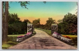 Burlington VT Allenwood Inn Entrance Vermont Hand Colored Postcard P22 - £10.27 GBP