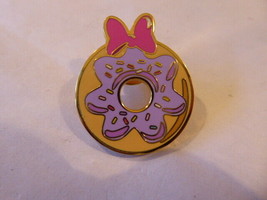 Disney Trading Pins Loungefly Disney Sensational Snacks - Daisy Donut - £14.56 GBP