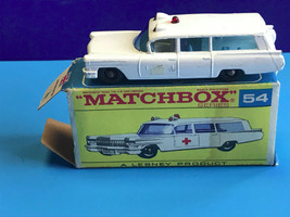 Old Vtg Matchbox Lesney #54 Cadillac Ambulance Made In England W/Original Box - £35.79 GBP