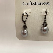 New Croft Barrow 1.5&quot; Dangle Pierced Earrings Faux Silver Pearl Gun Metal Gray - £6.24 GBP
