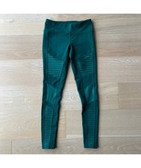 Alo Yoga Motto Leggings Green XS - $566.62 MXN