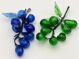 Vintage Hand Blown Art Glass Green / Blue Grapes Cluster Wired Stem Faux Fruit - £15.46 GBP