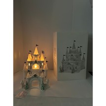 Department 56 Snow Carnival Ice Palace Snow Village lighted building w box - $1,840.87 MXN