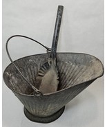 Vintage/Antique Distressed Galvanized Coal Ash Skuttle Bucket and Ash Sh... - $1,404.13 MXN