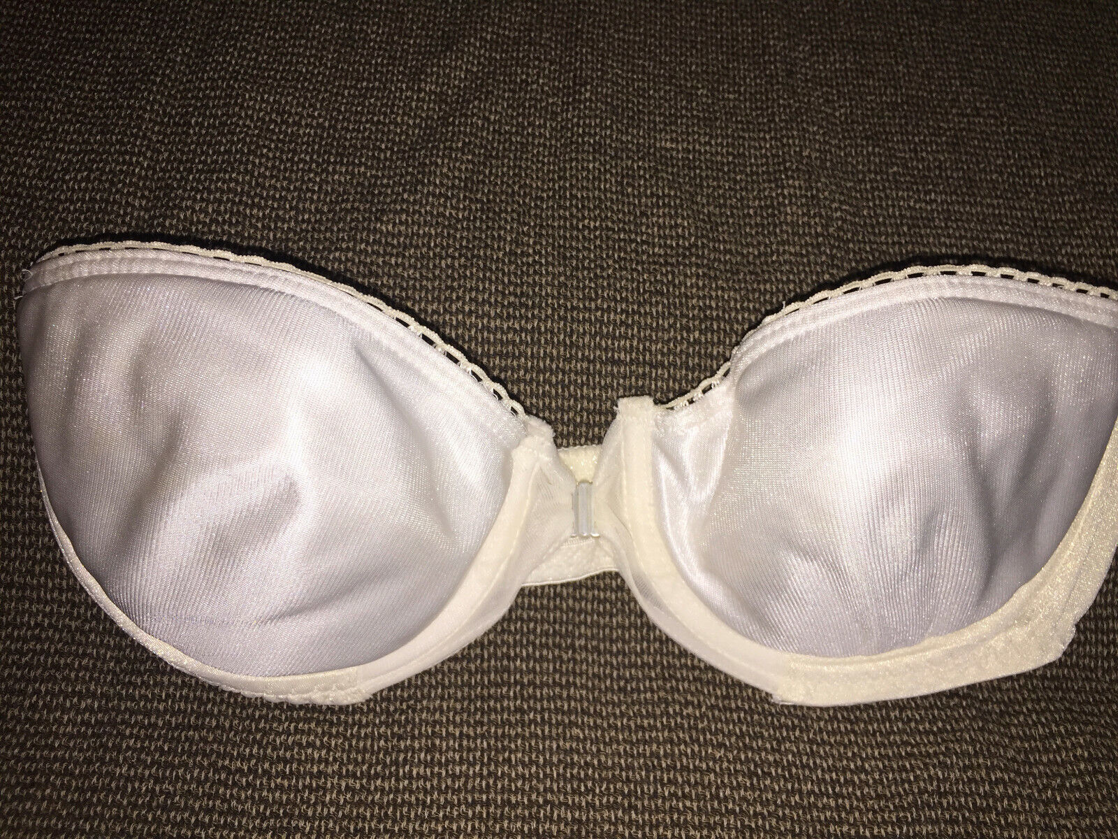 36B VINTAGE SOPHISTIQUE BY SMOOTHIE FRONT CLOSURE PUSH UP STRAPLESS CD BRA - $21.20