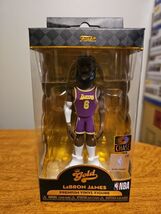 Lebron James LAKERS Funko GOLD Premium Chase Vinyl Figure 5" Lot New Purple - $232.60 MXN Lebron James LAKERS Funko GOLD Premium Chase Vinyl Figure 5" Lot New Purple - $232.60 MXN