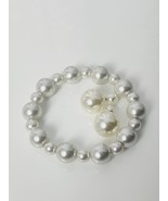 Glass Pearl Stud Earrings and Stretch Bracelet - €17,83 EUR