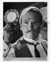 DRACULA-1979-LAURENCE OLIVIER-B&amp;W 8&quot;x10&quot; Movie Still Fn - £17.17 GBP
