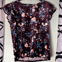 a.n.a Soft Woman’s Top with Ruffle Sleeves and Flower Designs Medium - £8.65 GBP