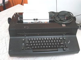 Defective IBM Correcting Selectric II Black Vintage Typewriter AS-IS for Parts - $97.47