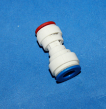 Whirlpool Refrigerator : Water Tube Fitting : 5/16&quot; to 1/4&quot; (WP4373559) {P3176} - £13.48 GBP