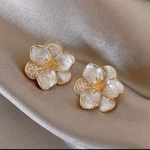 Earrings with leaf and flower design, bunch of cubic zirconia pearls - £21.43 GBP