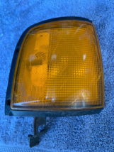 88-95 Isuzu truck Parking / Turn Signal Lamp Assembly used right/passeng... - £31.91 GBP