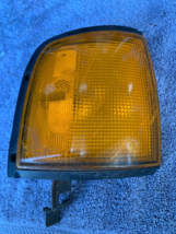 88-95 Isuzu truck Parking / Turn Signal Lamp Assembly used right/passenger side - $40.50