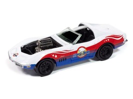 1969 Chevrolet Corvette &quot;Atomic Bomb&quot; White with Red and Blue Graphics &quot;... - $797.58 MXN