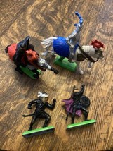 Vintage Britains Deetail Medieval Knights  Lot of 4 1971 toy soldiers - £23.27 GBP