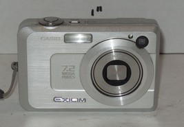 Casio EXILIM ZOOM EX-Z750 7.2MP Digital Camera - Silver Tested Works - £38.94 GBP