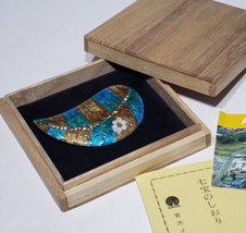 Aoki Metal Enamel Cloisonne Gold Leaf Turquoise Leaf Shaped Pin Brooch Box Japan - £63.90 GBP