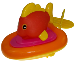 Goldfish Pull String Water Boat Aquatic Pool Bath Tub Toy Fish Swimming Orange - £9.46 GBP