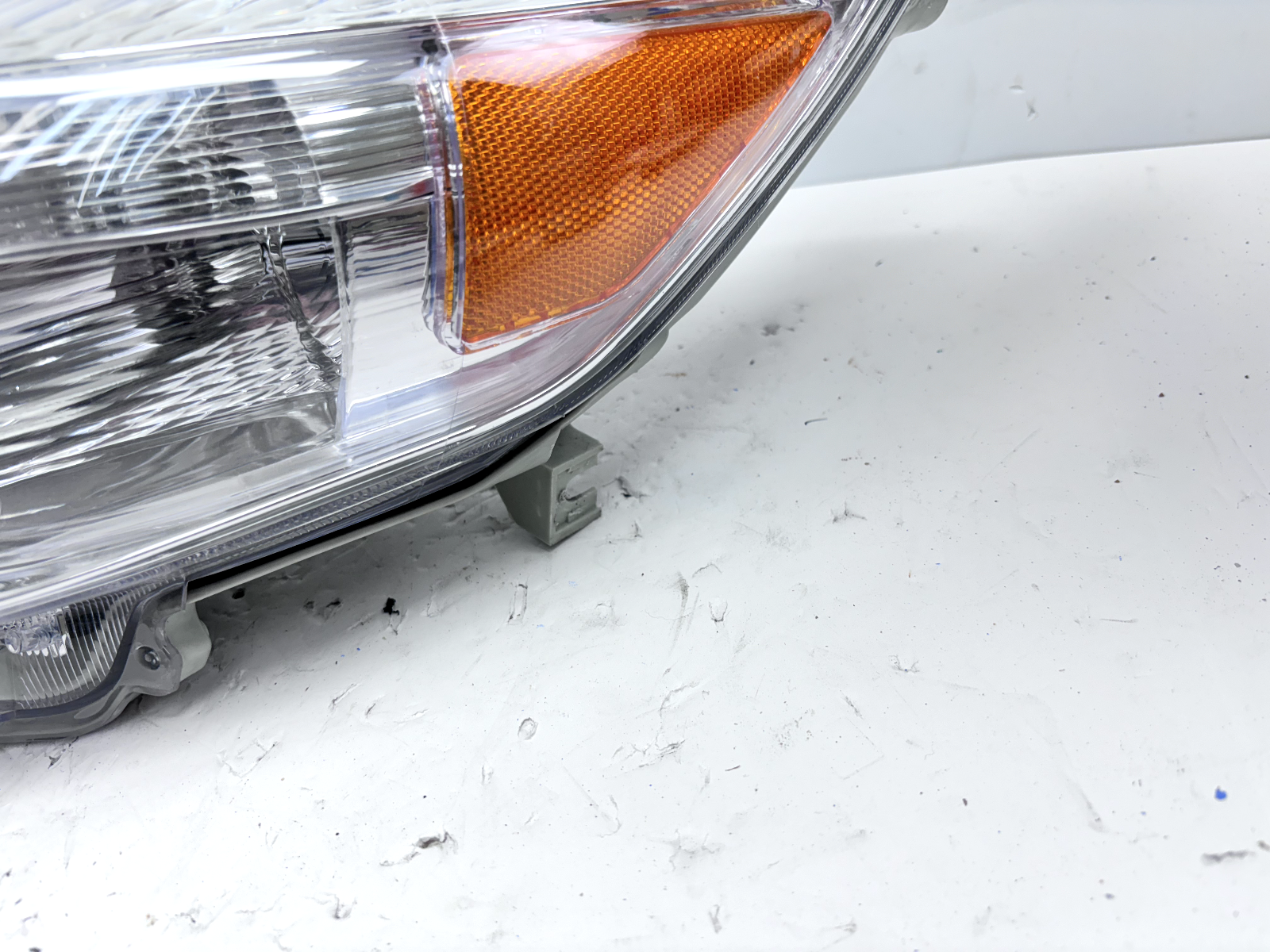 nice all tabs for 2010 2011 toyota camry front left headlight Item image 3