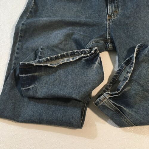 Size 15 (38 - x 35) Wrangler 20X Jackson Relaxed Fit Women's Jeans Item image 5