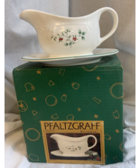 Pfaltzgraff Winterberry Holiday Gravy Boat &amp; Underplate Made In USA Phal... - £35.23 GBP