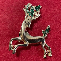 Reindeer Christmas Brooch Pin Vintage Red Gold &amp; Green  - £9.07 GBP