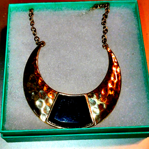 Beautiful half Moon gold and black necklace - £18.15 GBP