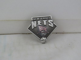 New Jersey Nets Pin (VTG) - Stamped Pin with Team Logo - Peter David - £14.94 GBP