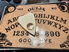 OUIJA Parker Brothers 1992 Board Cracked Planchette Box 1992 - £10.69 GBP