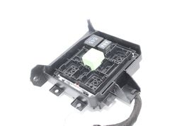 11-18 VOLKSWAGEN TOUAREG RELAY PLATE W/ BRACKET Q0722 image 5